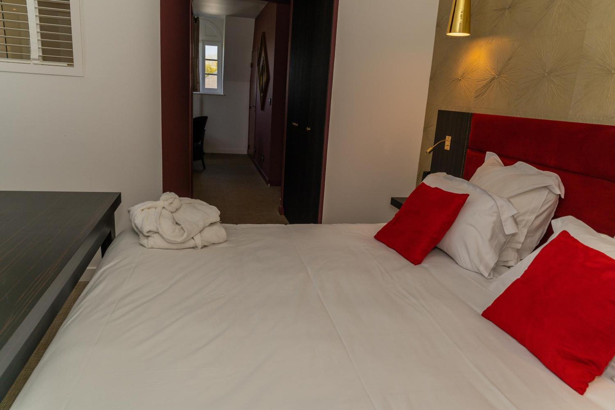 Les 3 Lieux Hotel Les Ponts-de-Ce Luaran gambar