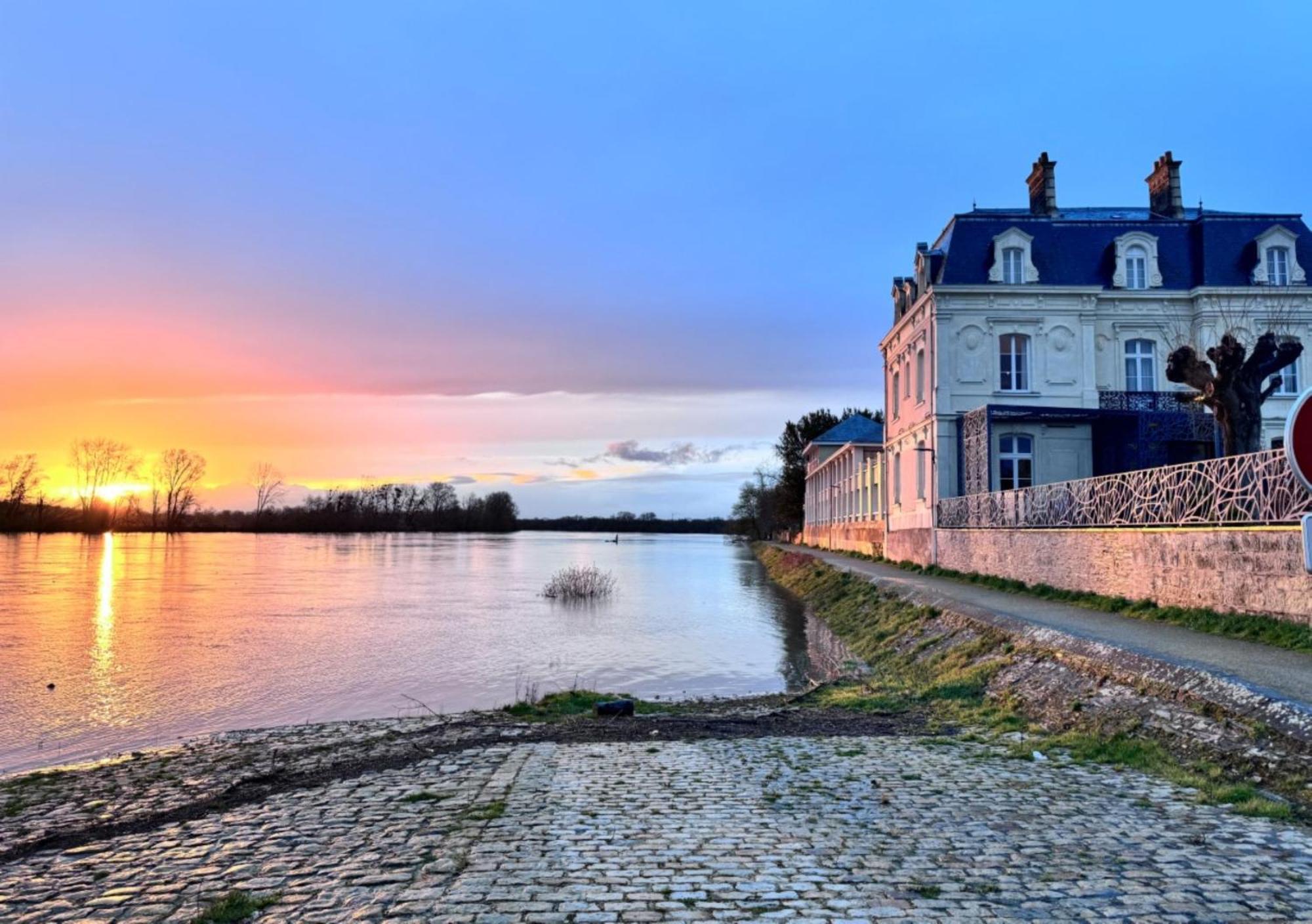 Les 3 Lieux Hotel Les Ponts-de-Ce Luaran gambar