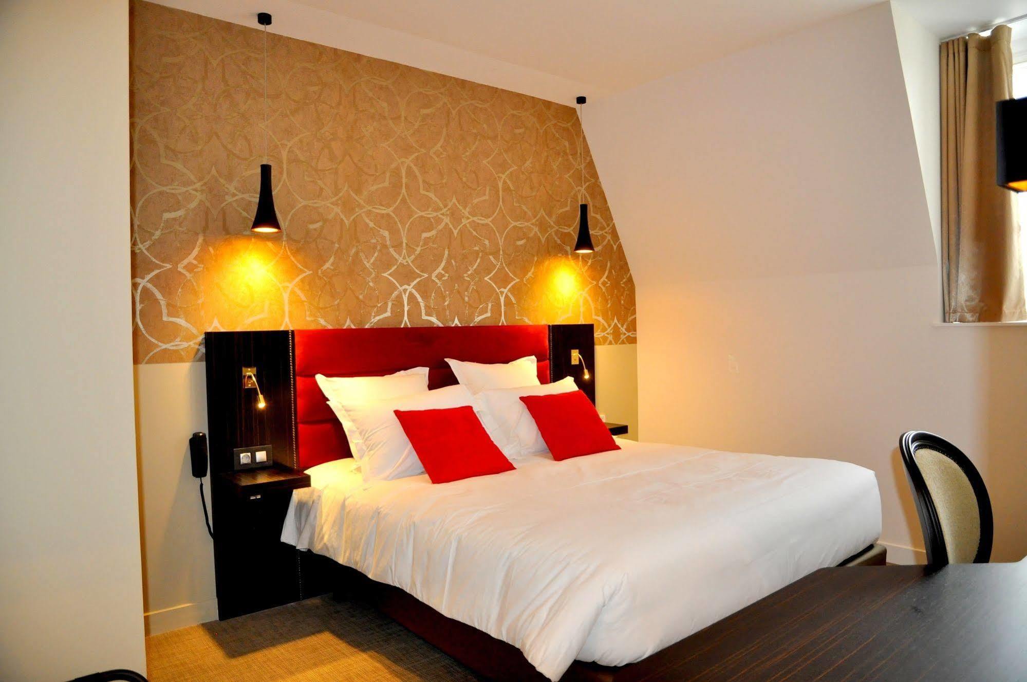 Les 3 Lieux Hotel Les Ponts-de-Ce Luaran gambar